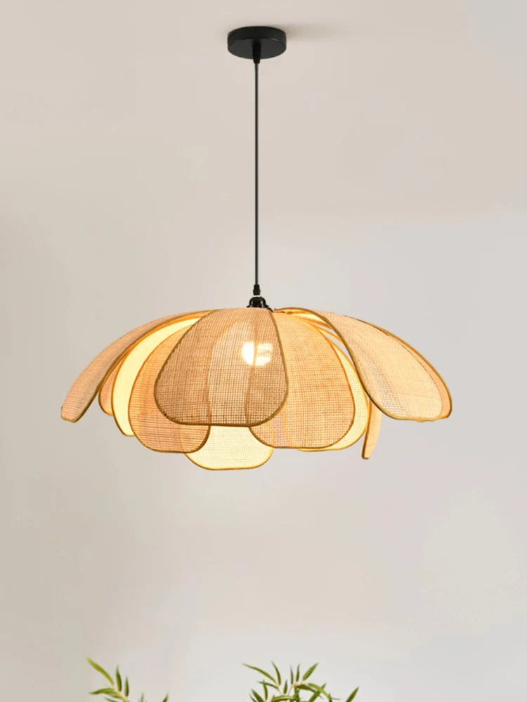 Petale rattan flower pendant light – Maison Liane